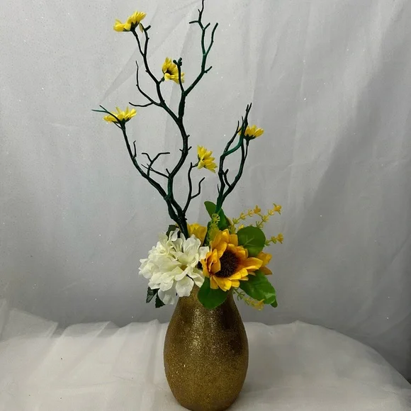 Centerpiece GOLD AND SUNFLOWER